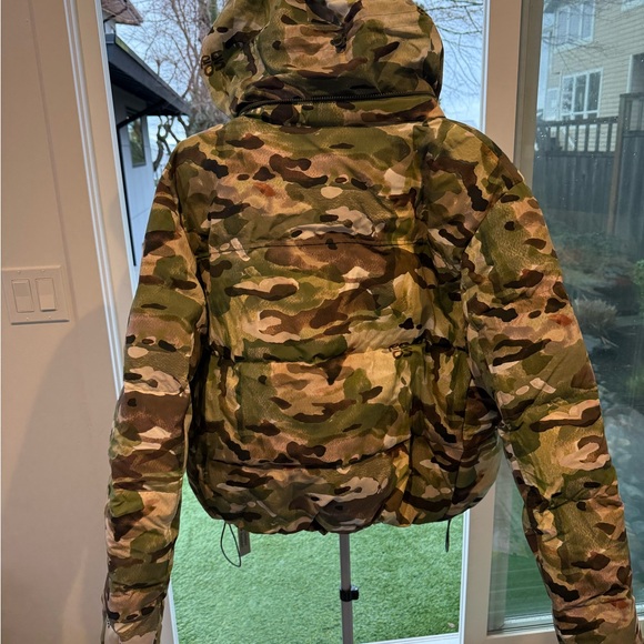 Camo Puffer Jacket - Picture 2 of 4